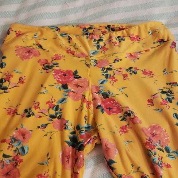 Hot Kiss Other - Flower print leggings🌹🏵